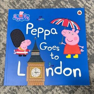 Peppa Pig Blue London Adventure Book